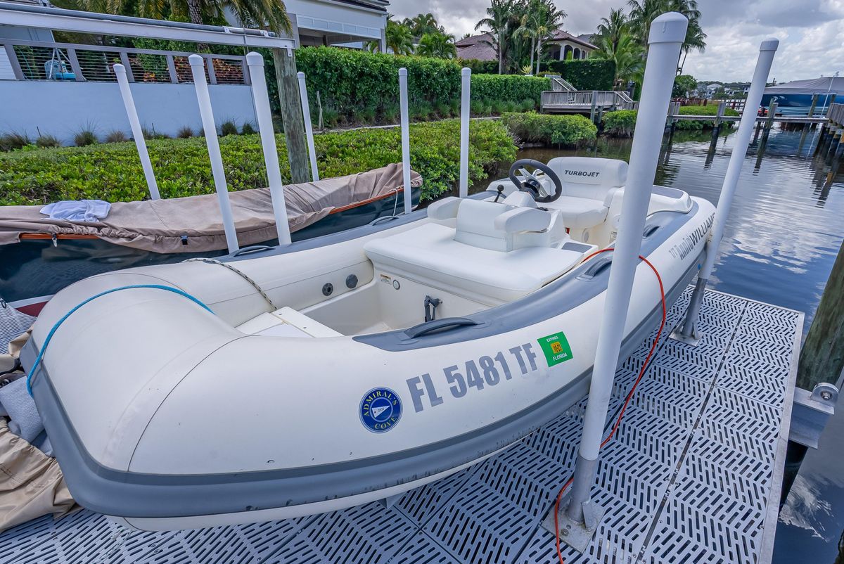 2019 Palm Beach Motor Yachts 55 