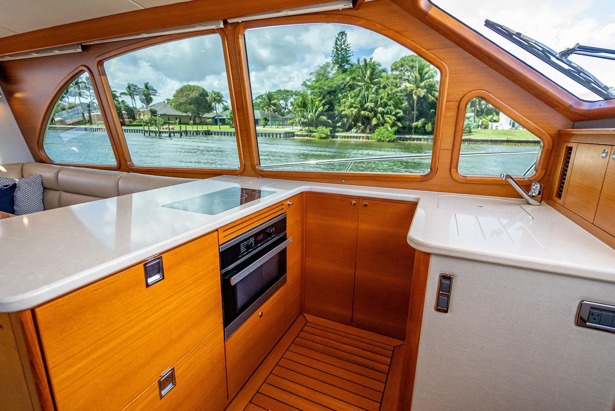 2019 Palm Beach Motor Yachts 55 