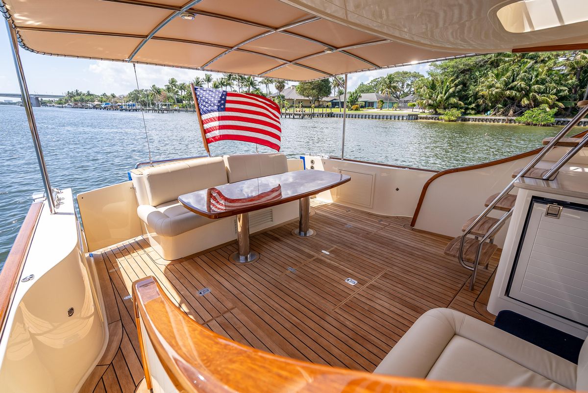 2019 Palm Beach Motor Yachts 55 