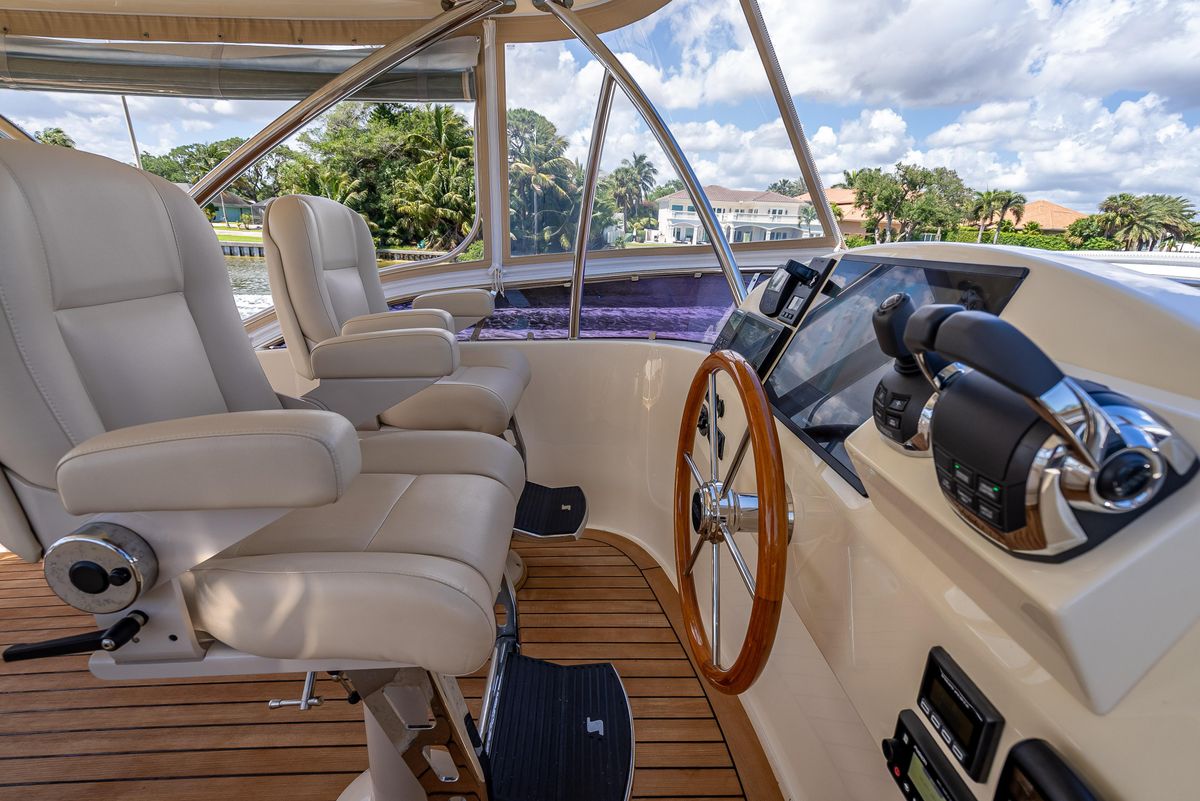 2019 Palm Beach Motor Yachts 55 