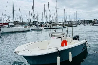 2006 Center Console Uniquest 600