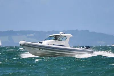 2002 Rayglass Protector Cabin 8.5