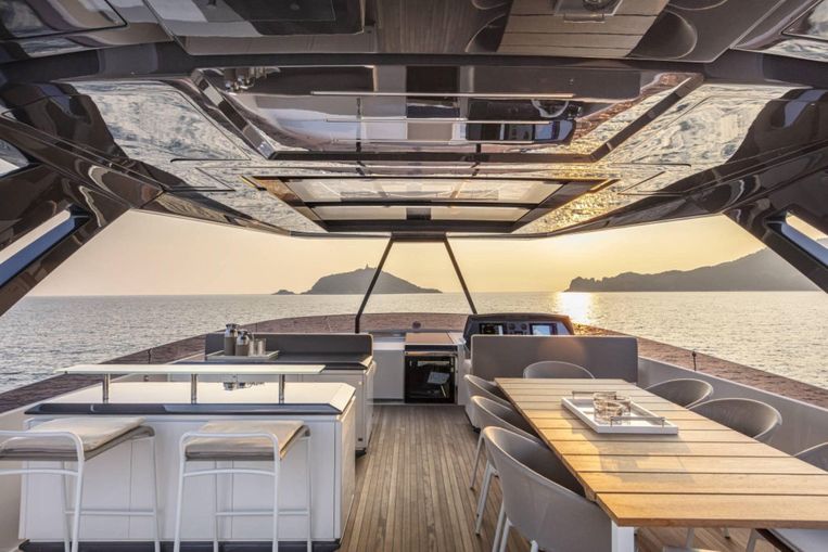 2020-93-6-ferretti-yachts-920