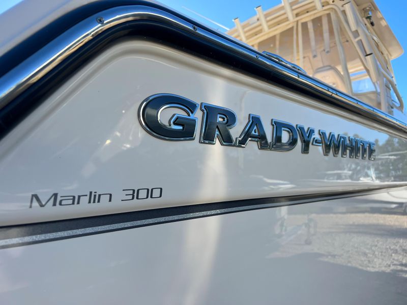 2021 Grady-White Marlin 300