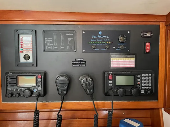 Condor Yacht Photos Pics Control panel of a 1996 J Boats J/160 yacht with communication and navigation equipment.