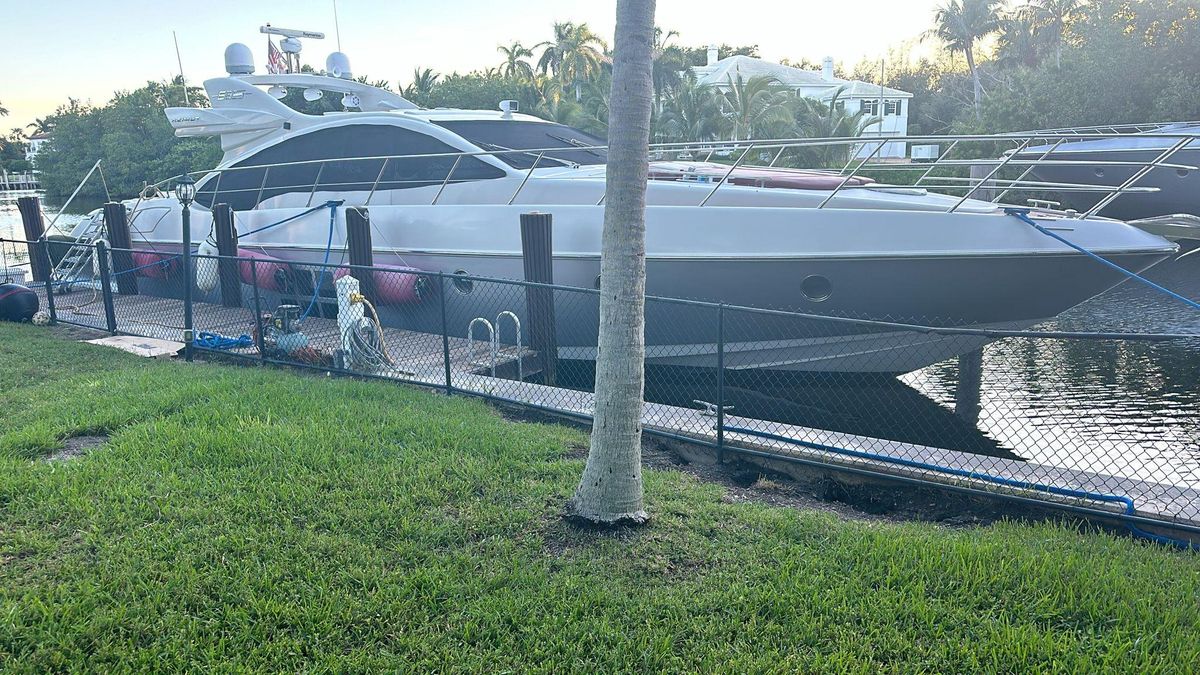 2007 Azimut 68 