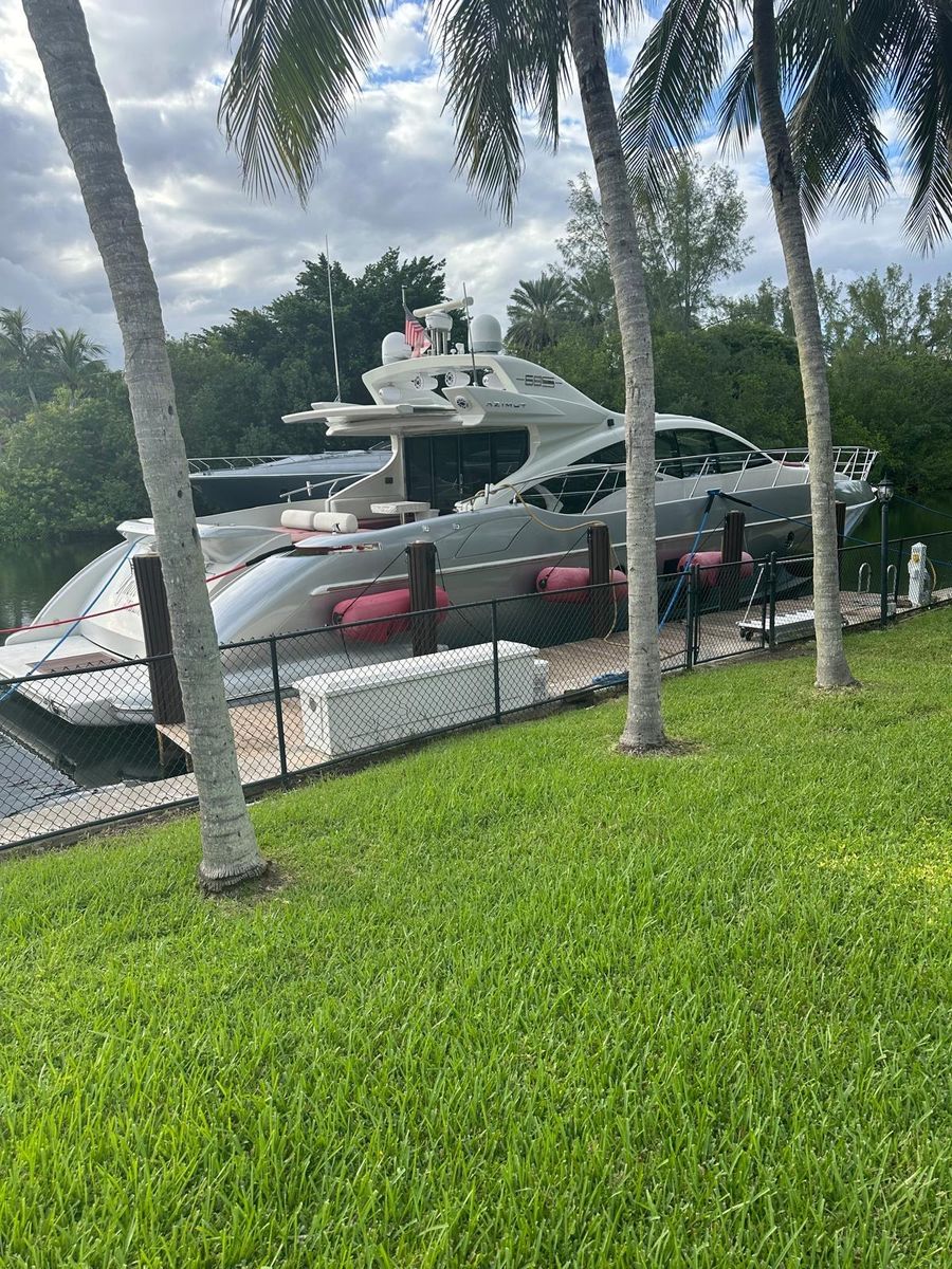 2007 Azimut 68 