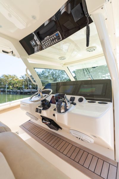 2018 Scout 42 LXF