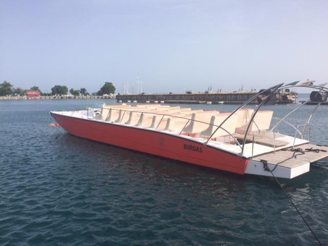 2000 Custom Thriller Powerboats Supercat 55