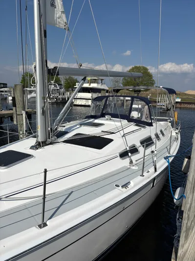 Knot Flyin Yacht Photos Pics 