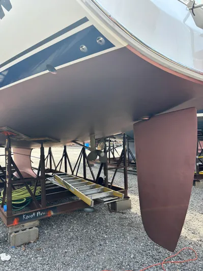 Knot Flyin Yacht Photos Pics 