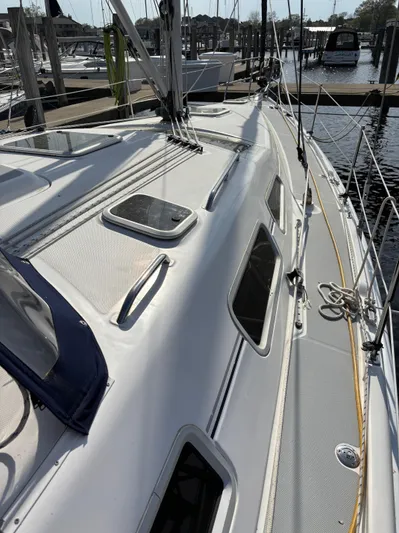 Knot Flyin Yacht Photos Pics 