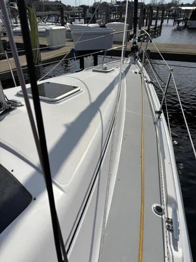 Knot Flyin Yacht Photos Pics 