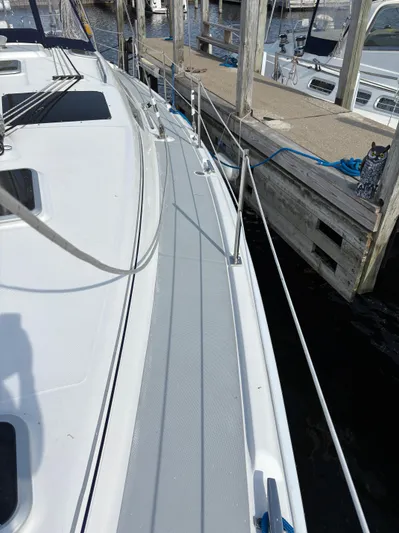 Knot Flyin Yacht Photos Pics 