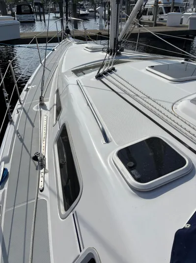Knot Flyin Yacht Photos Pics 