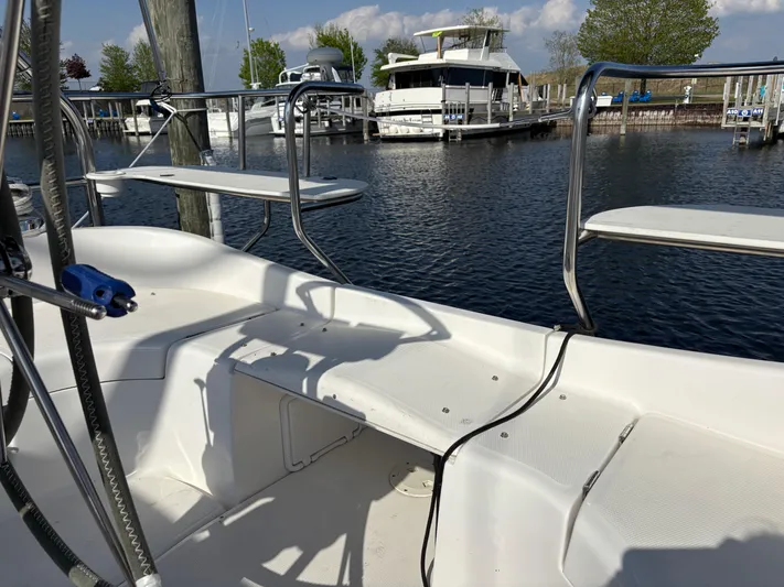 Knot Flyin Yacht Photos Pics 