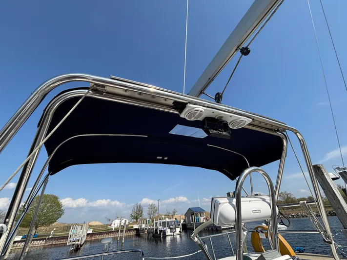 Knot Flyin Yacht Photos Pics 