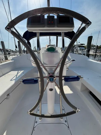 Knot Flyin Yacht Photos Pics 