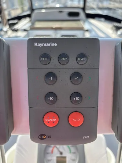 Knot Flyin Yacht Photos Pics 