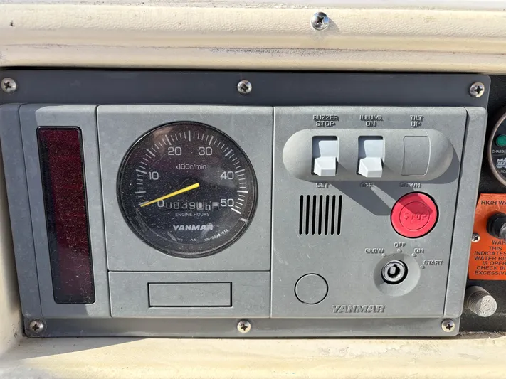 Knot Flyin Yacht Photos Pics 