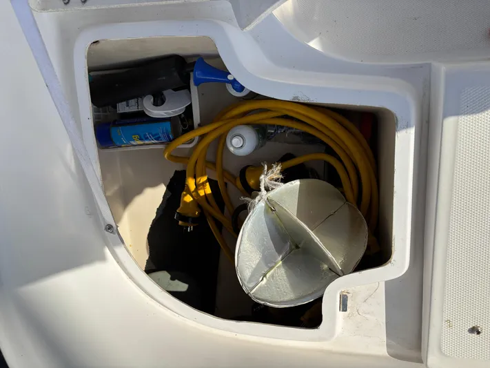 Knot Flyin Yacht Photos Pics 