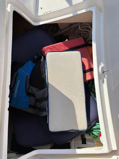 Knot Flyin Yacht Photos Pics 