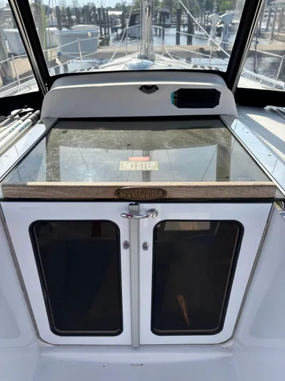 Knot Flyin Yacht Photos Pics 