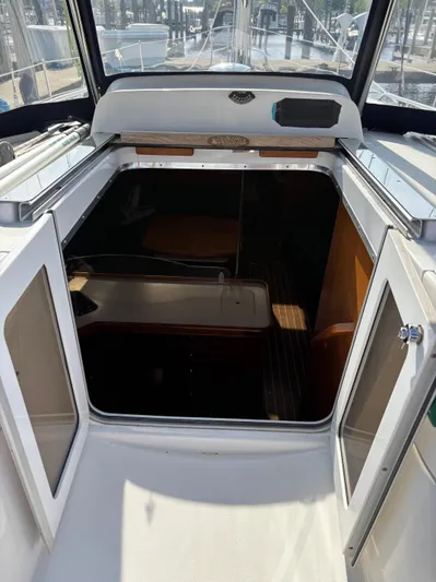 Knot Flyin Yacht Photos Pics 