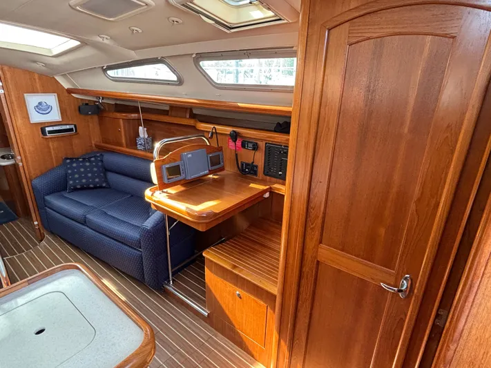 Knot Flyin Yacht Photos Pics 