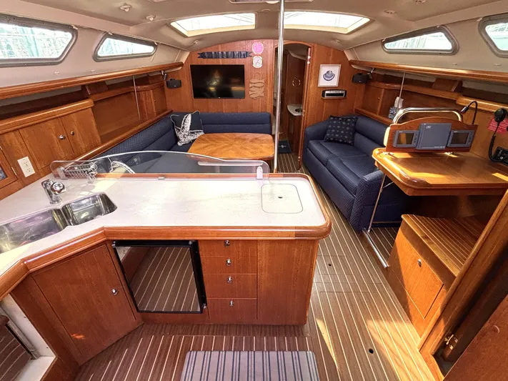 Knot Flyin Yacht Photos Pics 