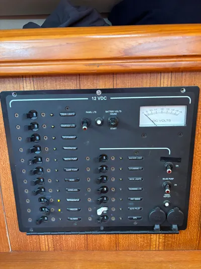 Knot Flyin Yacht Photos Pics 