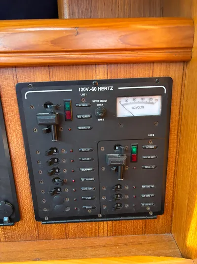 Knot Flyin Yacht Photos Pics 