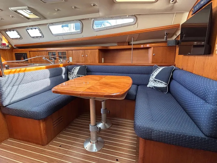 Knot Flyin Yacht Photos Pics 