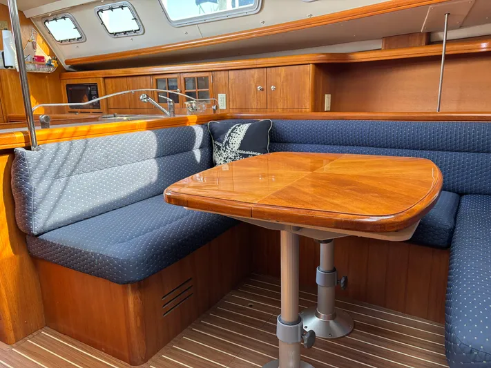 Knot Flyin Yacht Photos Pics 