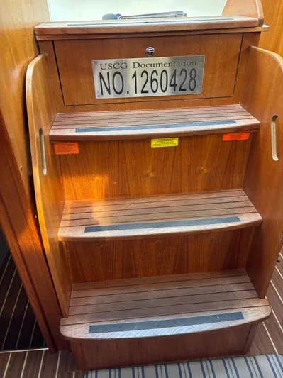 Knot Flyin Yacht Photos Pics 