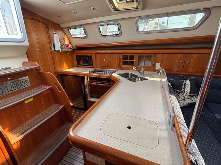 Knot Flyin Yacht Photos Pics 