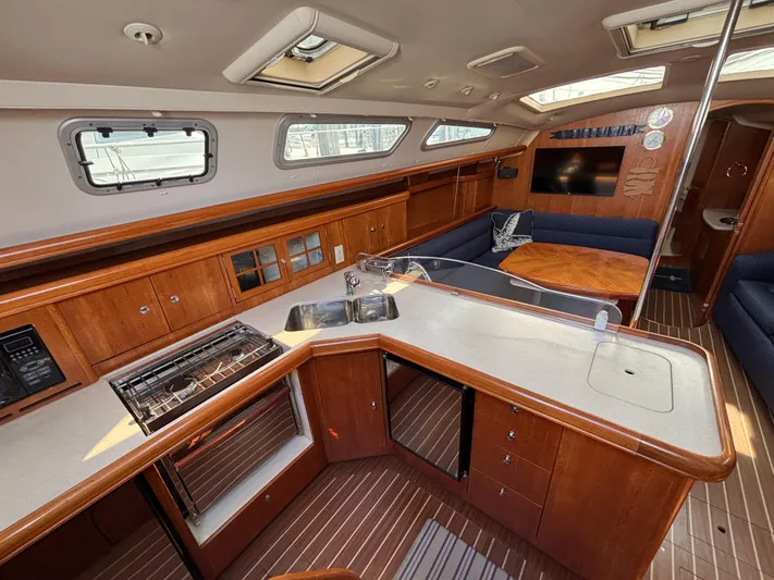 Knot Flyin Yacht Photos Pics 