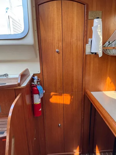 Knot Flyin Yacht Photos Pics 