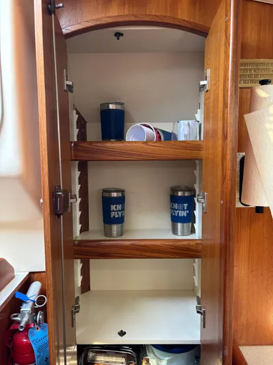 Knot Flyin Yacht Photos Pics 