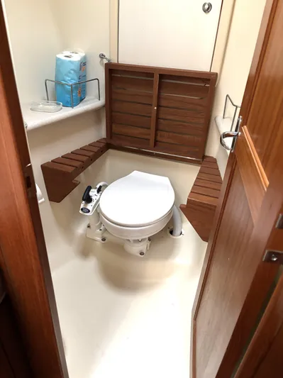 Knot Flyin Yacht Photos Pics 