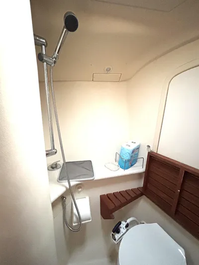 Knot Flyin Yacht Photos Pics 