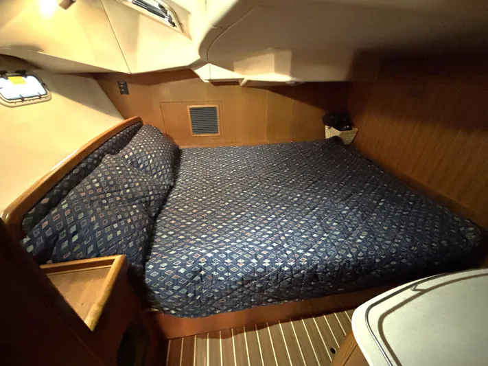 Knot Flyin Yacht Photos Pics 