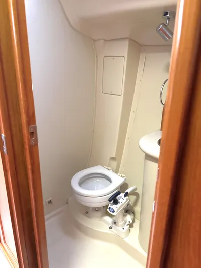 Knot Flyin Yacht Photos Pics 