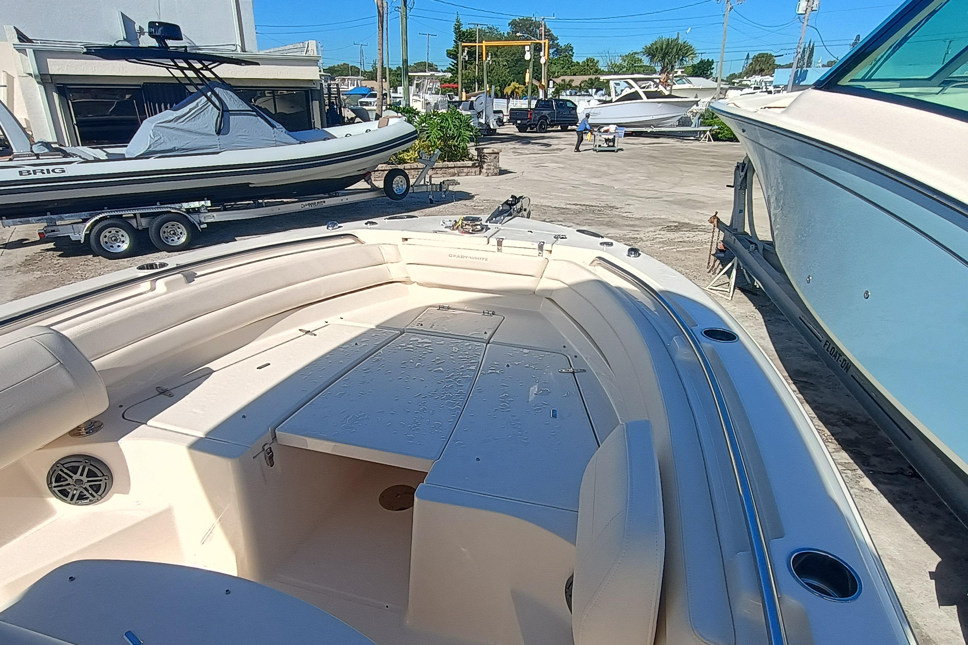 2026 Grady-White Fisherman 236 - Image 14