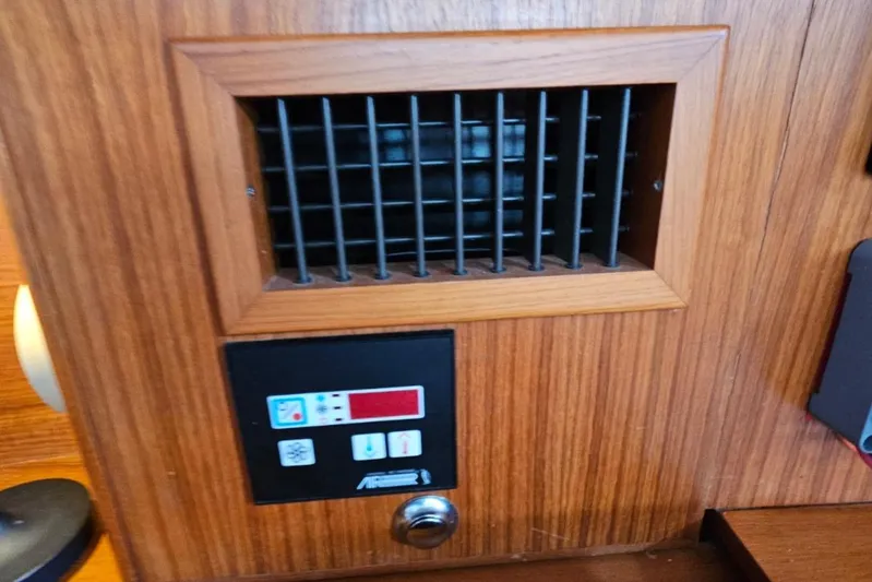 Hold Fast II Yacht Photos Pics 