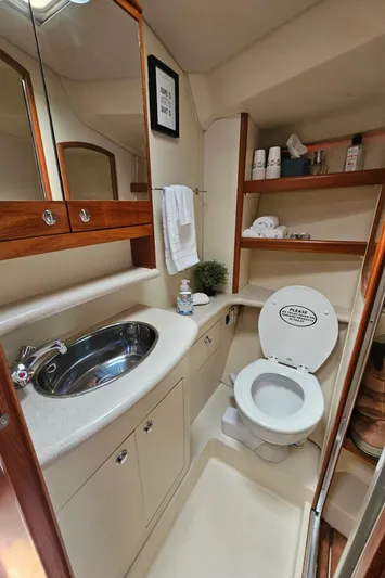 Hold Fast II Yacht Photos Pics 