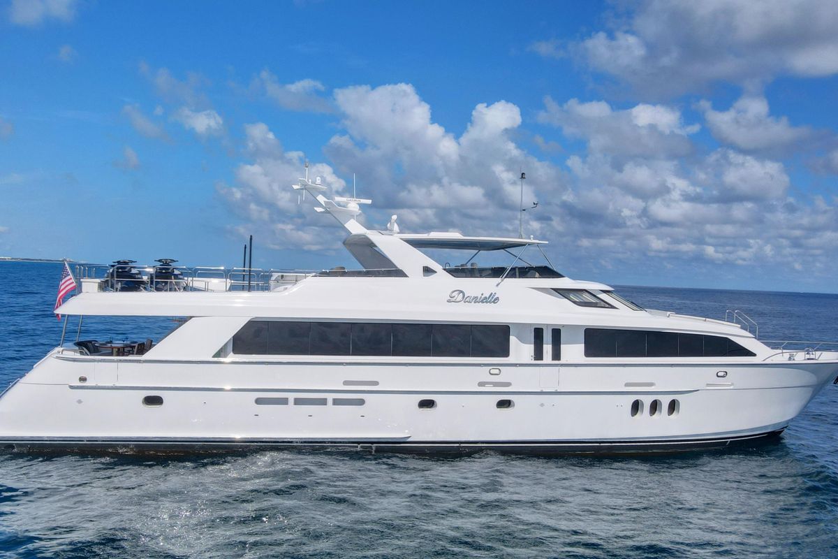 2005 Hatteras 100 