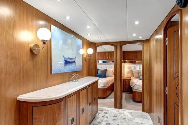 2005 Hatteras 100 