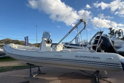 2018 Bombard Sunrider 700