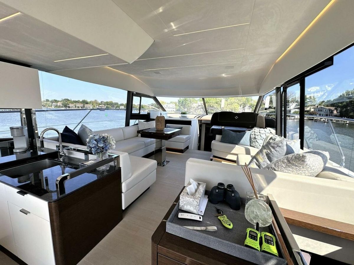 2022 Prestige 59 